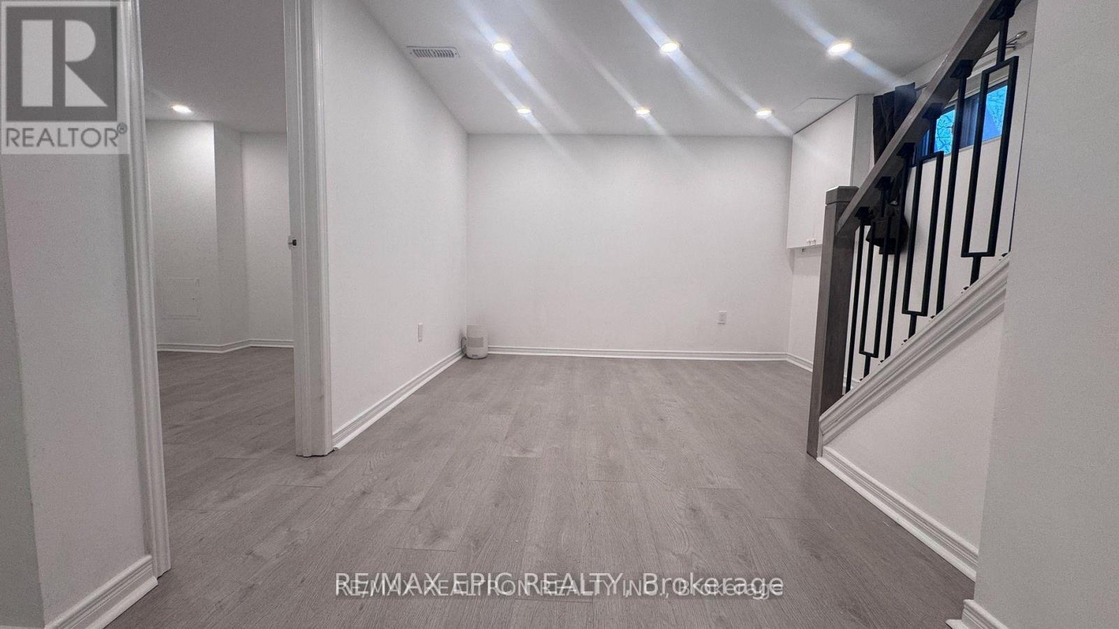274 Taylor Mills Drive N, Richmond Hill, ON