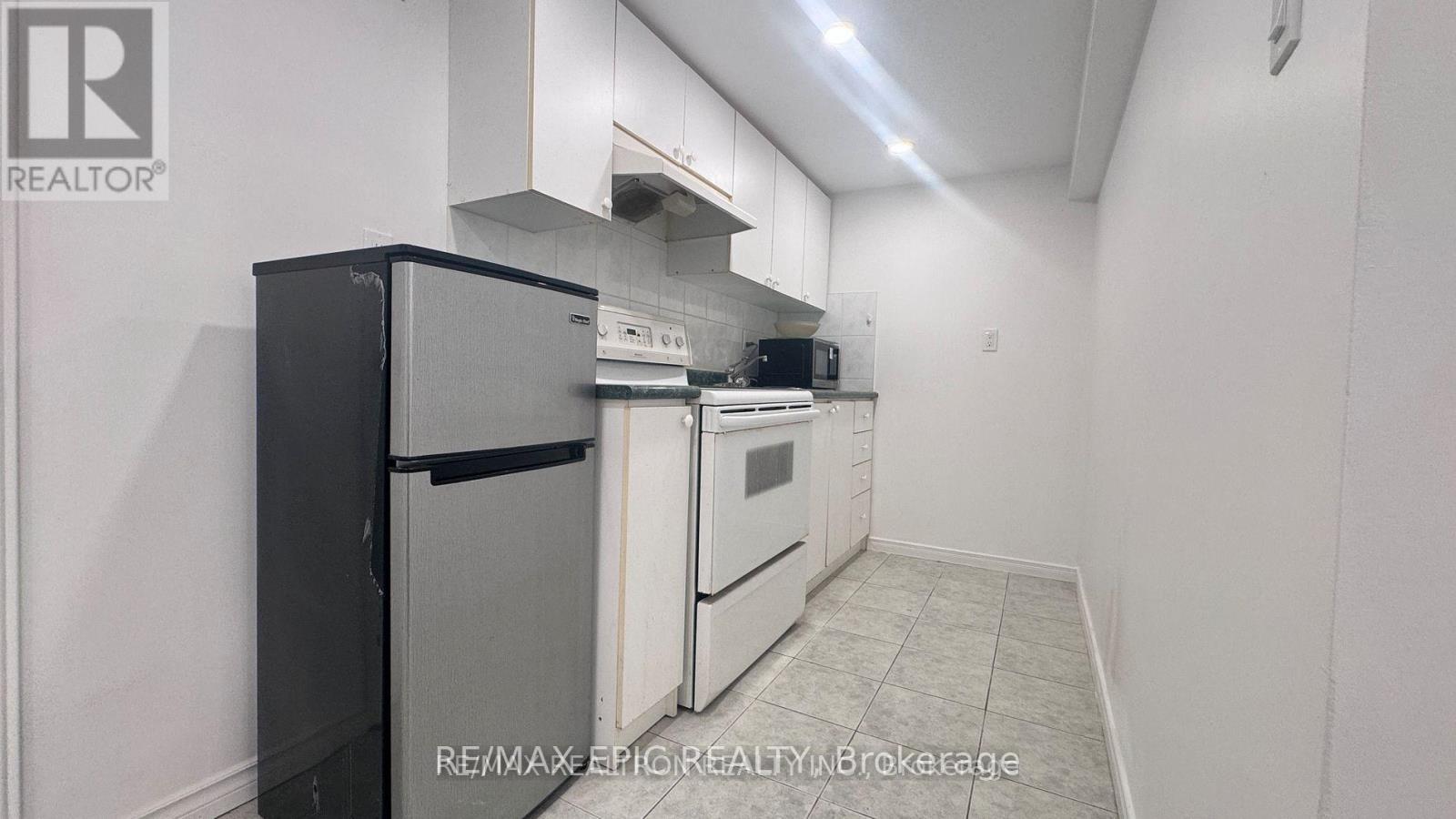 274 Taylor Mills Drive N, Richmond Hill, ON
