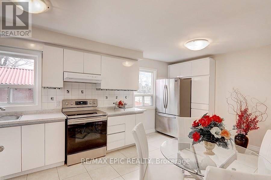 274 Taylor Mills Drive N, Richmond Hill, ON