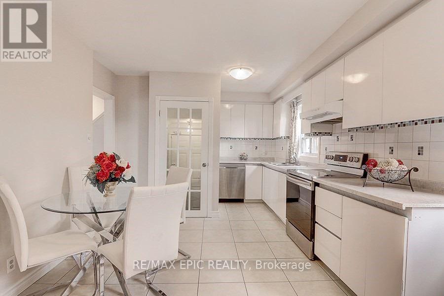 274 Taylor Mills Drive N, Richmond Hill, ON