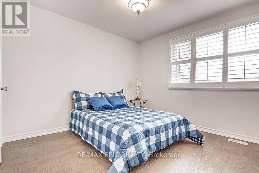 274 Taylor Mills Drive N, Richmond Hill, ON