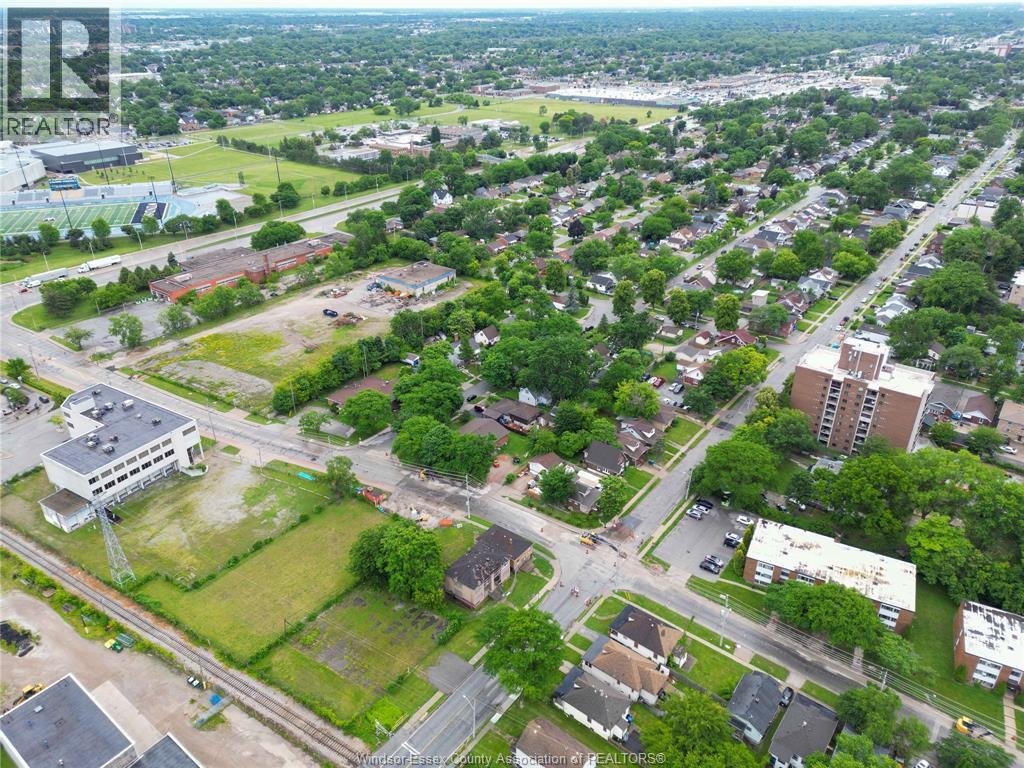 915 Lena, Windsor, ON