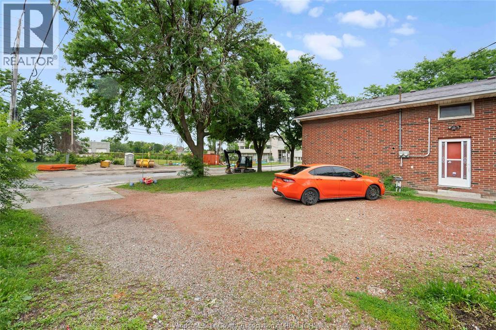915 Lena, Windsor, ON