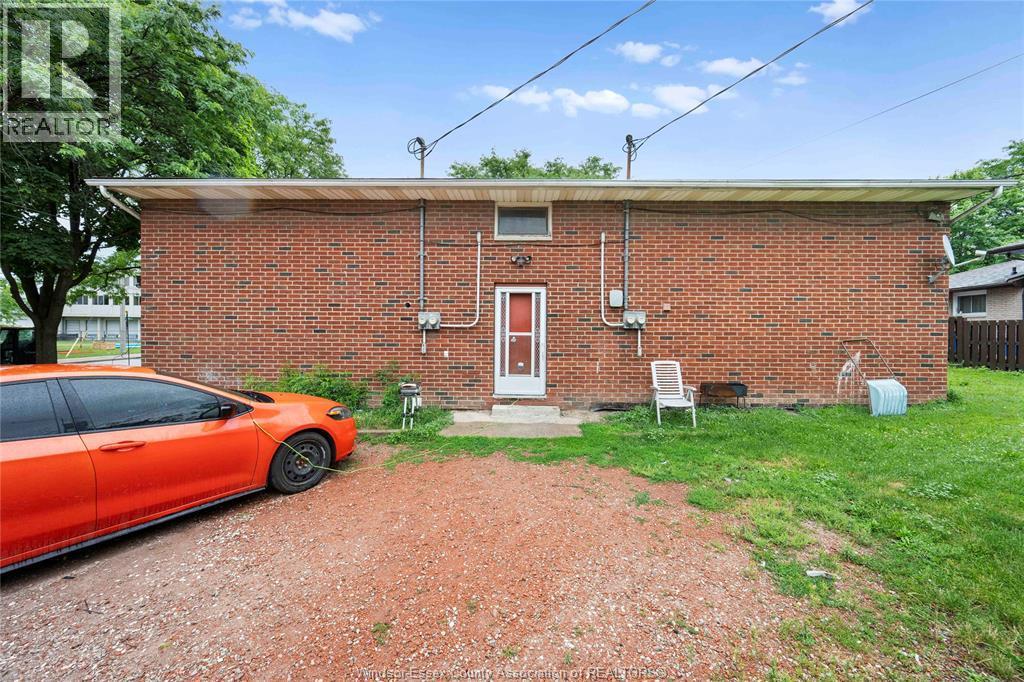 915 Lena, Windsor, ON