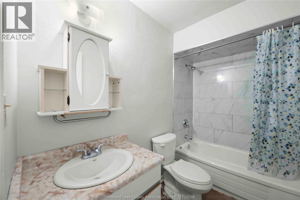 915 Lena, Windsor, ON