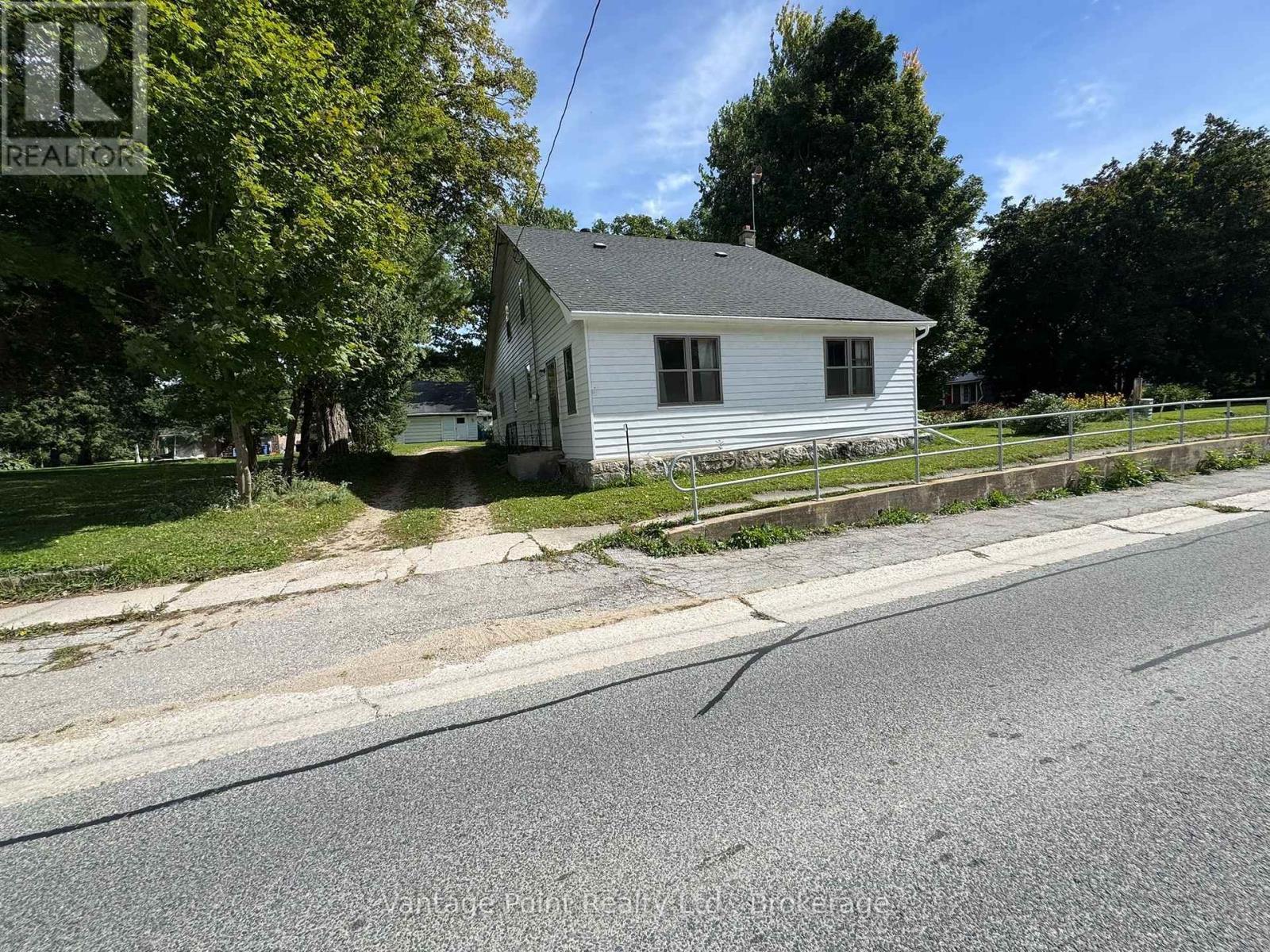 316057 6 Highway, Chatsworth, ON