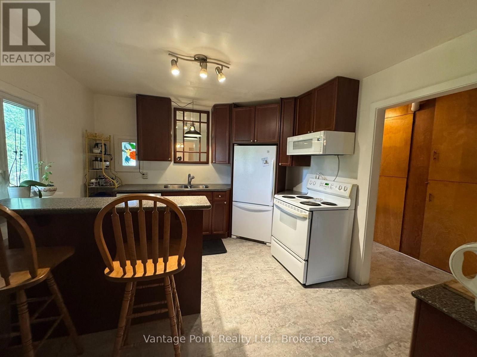316057 6 Highway, Chatsworth, ON