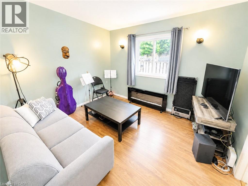 15 Esther Street, Brantford, ON
