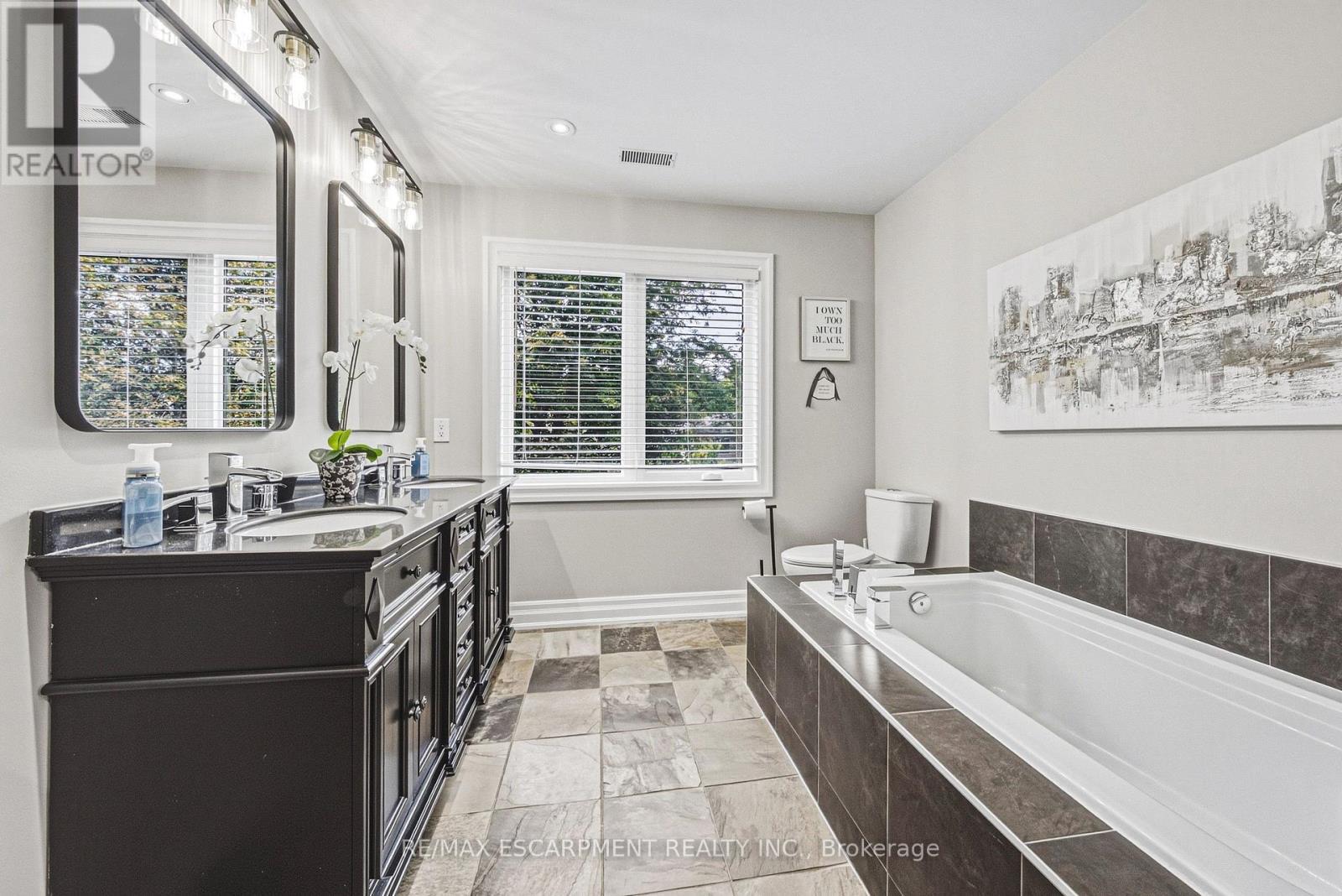 581 Holly Hill Crescent, Burlington, ON