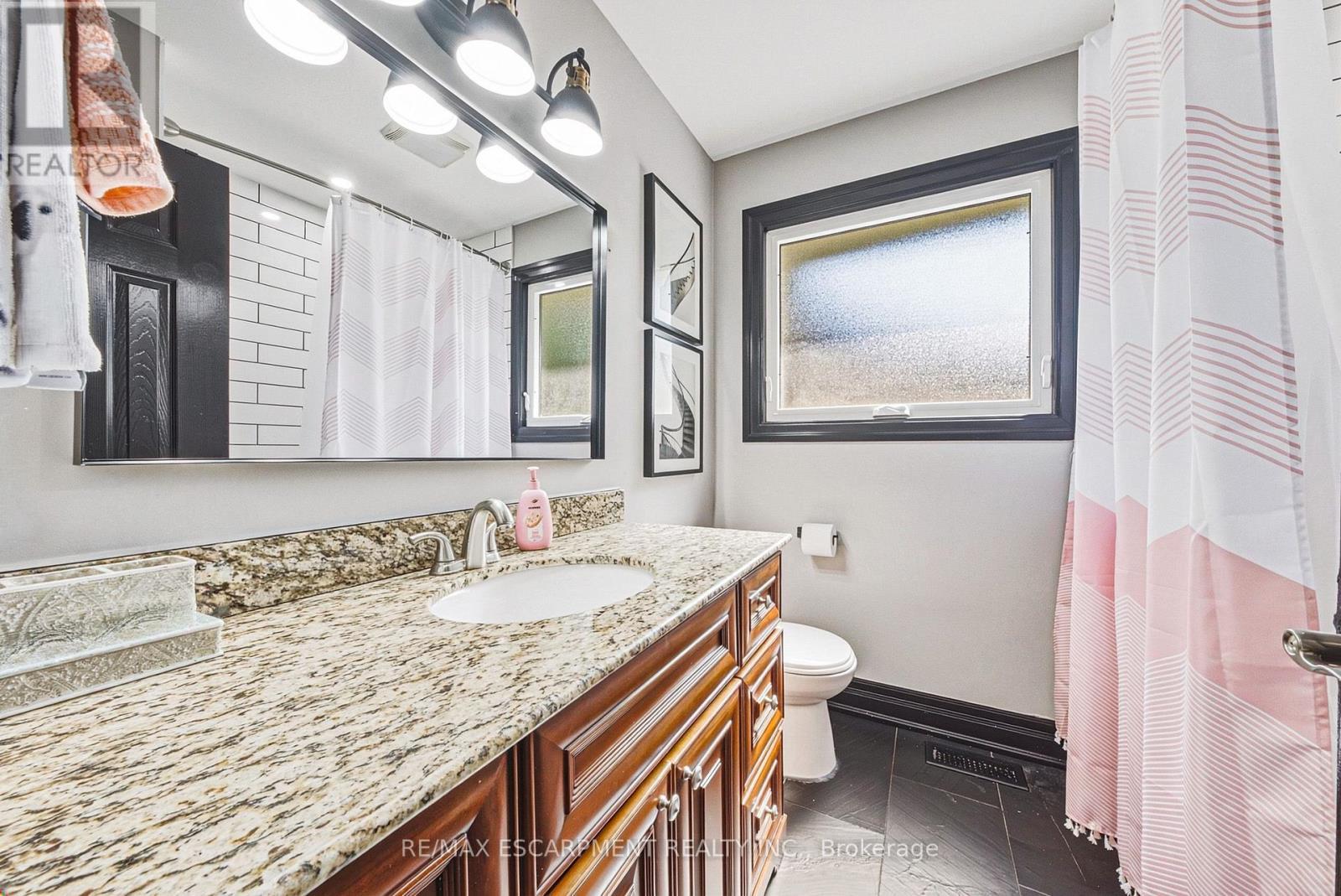 581 Holly Hill Crescent, Burlington, ON