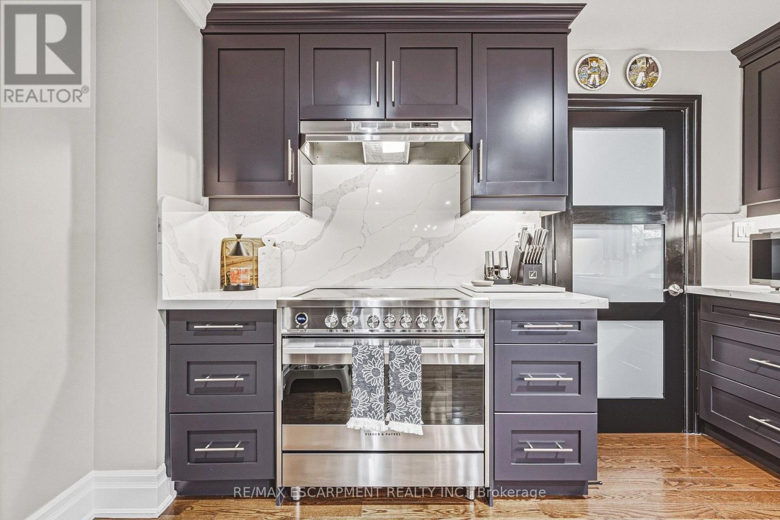 581 Holly Hill Crescent, Burlington, ON