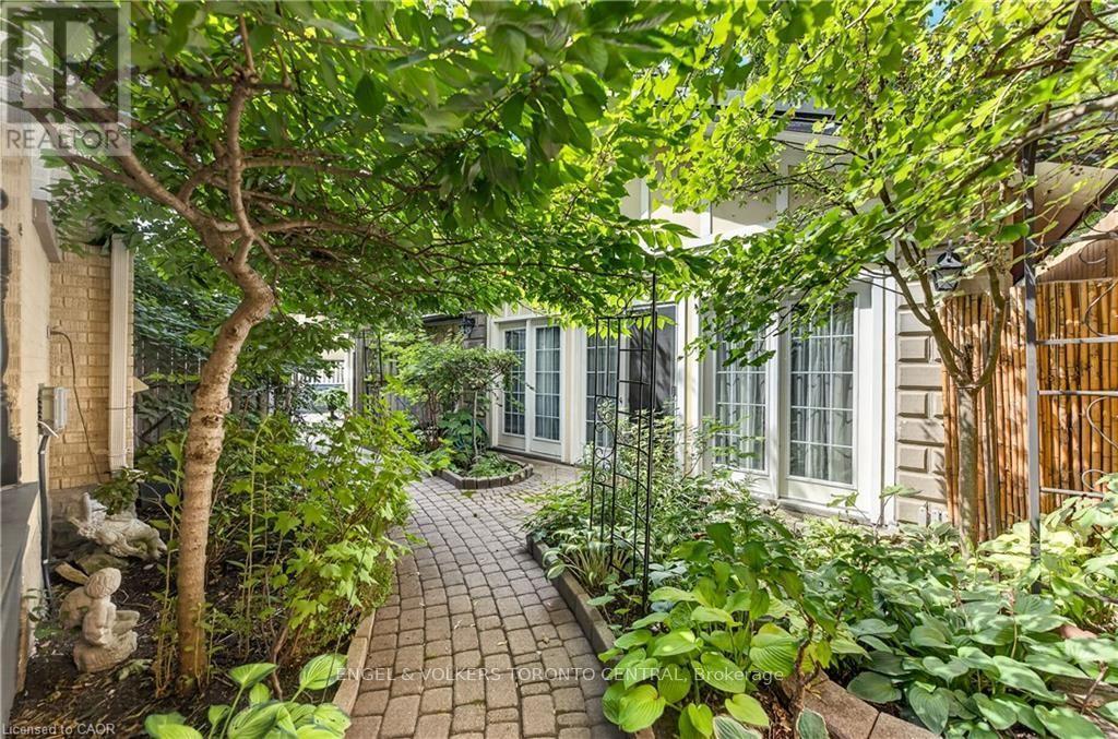 100 Brunswick Street, Stratford, ON