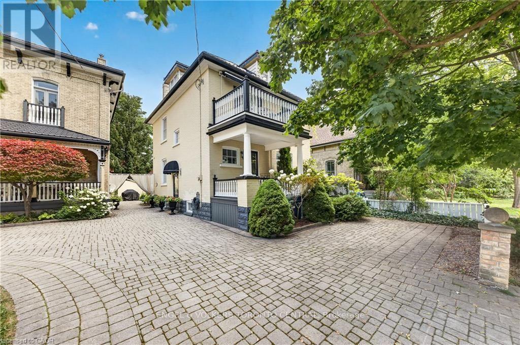 100 Brunswick Street, Stratford, ON