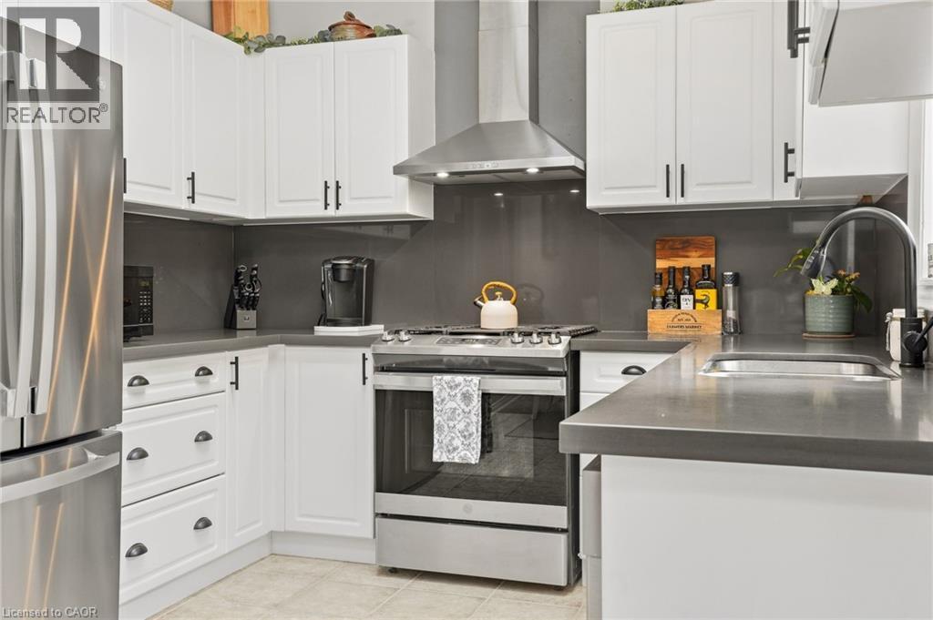 14 Kenyon Crescent, Grimsby, ON