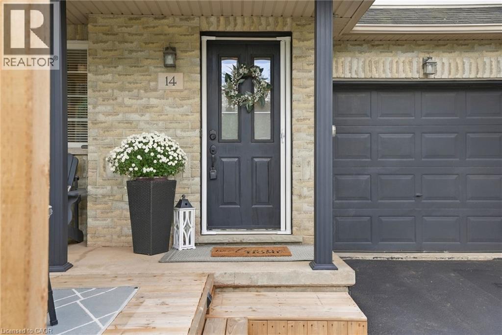 14 Kenyon Crescent, Grimsby, ON