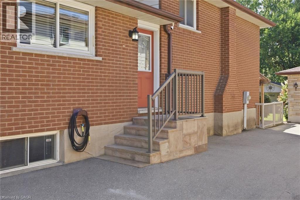 26 Alexander Avenue, Cambridge, ON