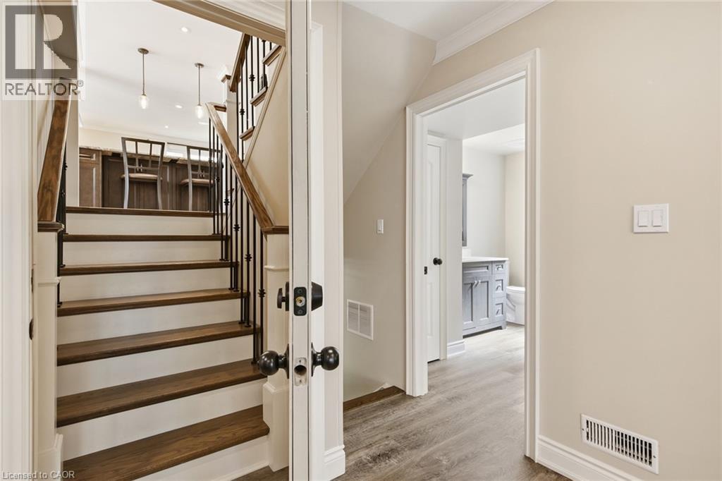 26 Alexander Avenue, Cambridge, ON