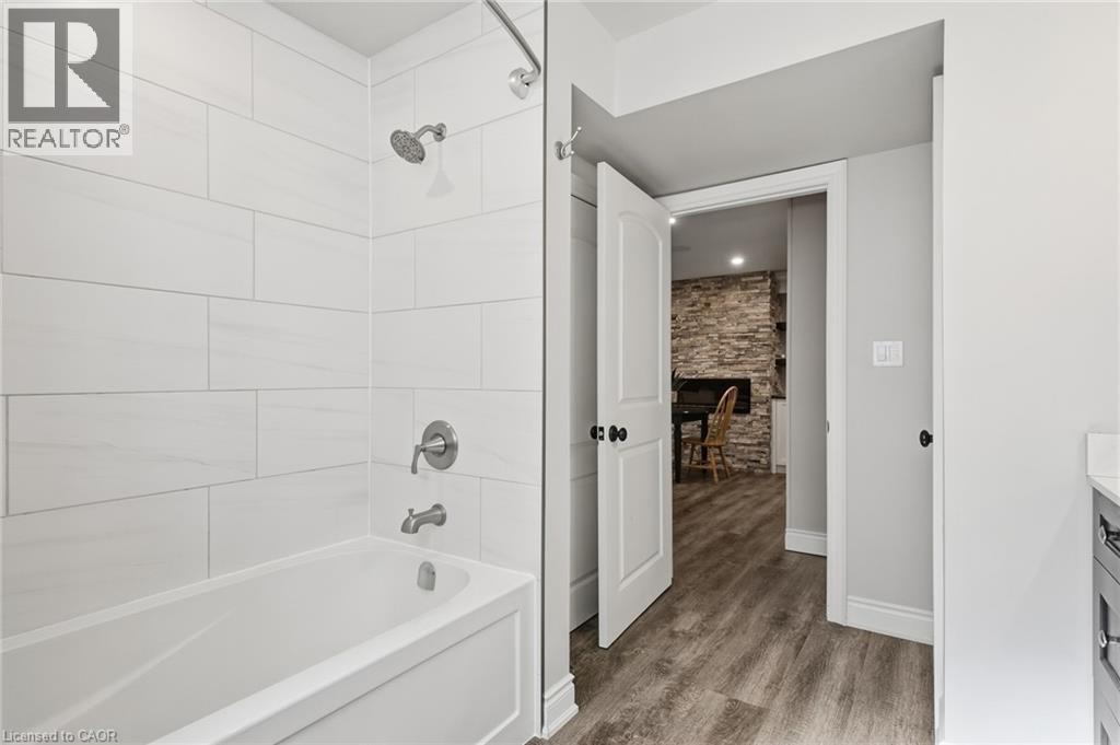 26 Alexander Avenue, Cambridge, ON