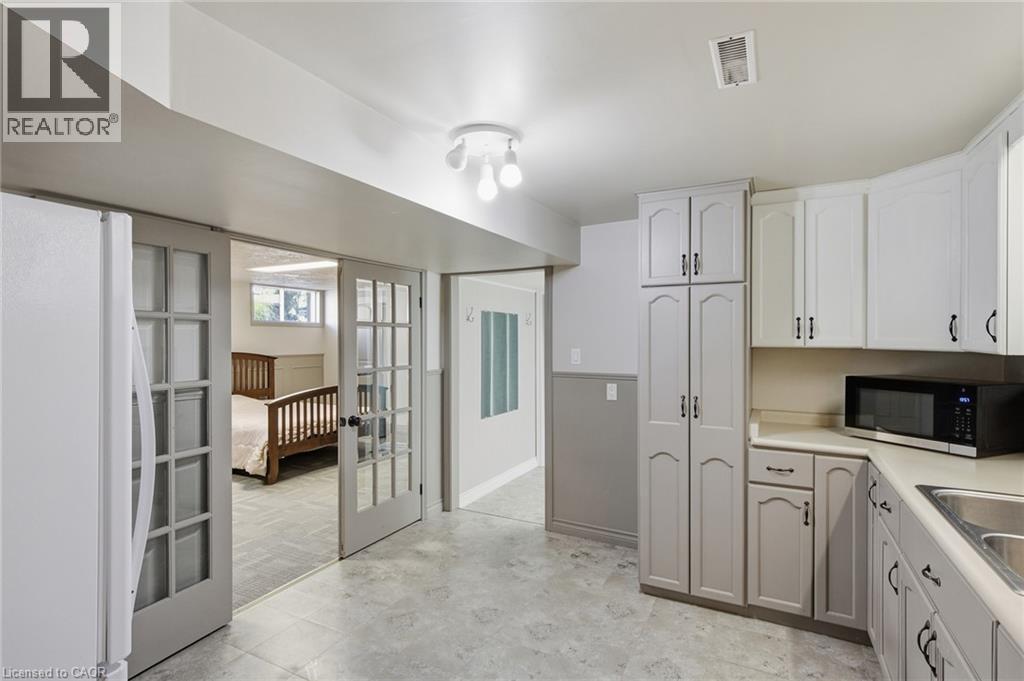 26 Alexander Avenue, Cambridge, ON