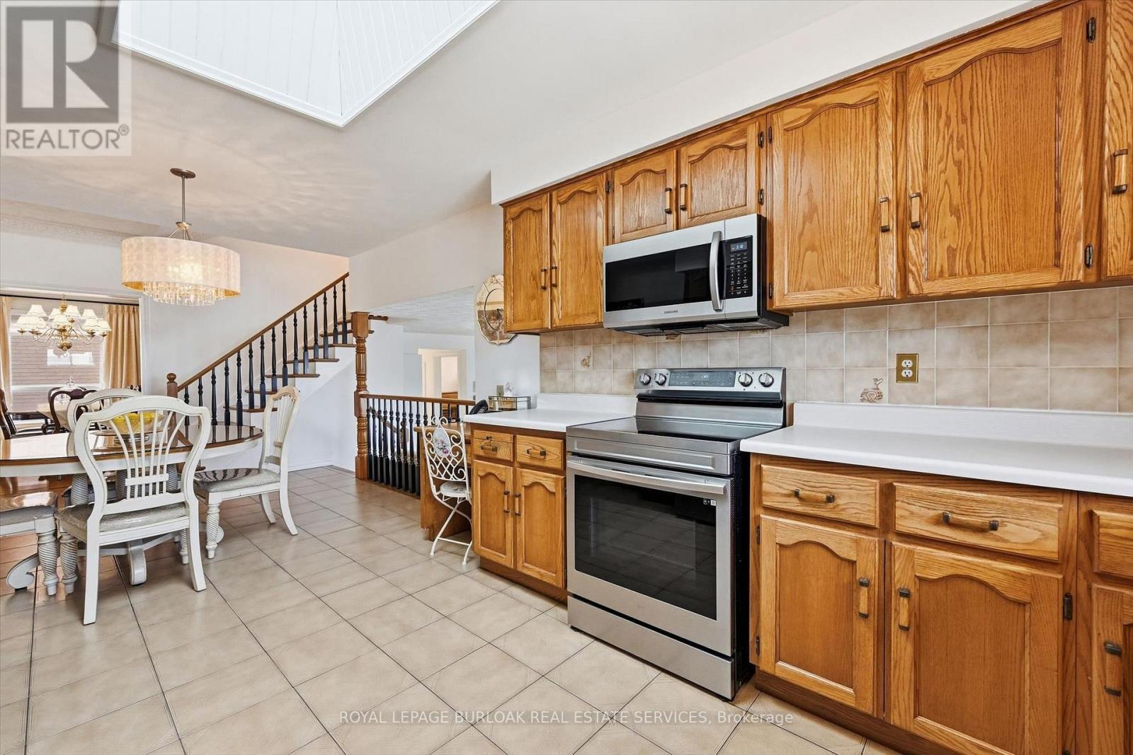 83 Oakridge Drive, Hamilton, ON