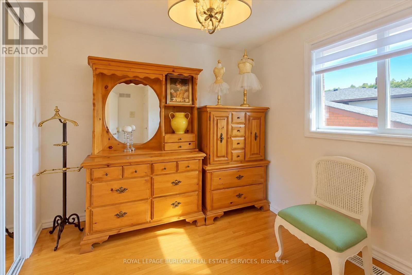 83 Oakridge Drive, Hamilton, ON