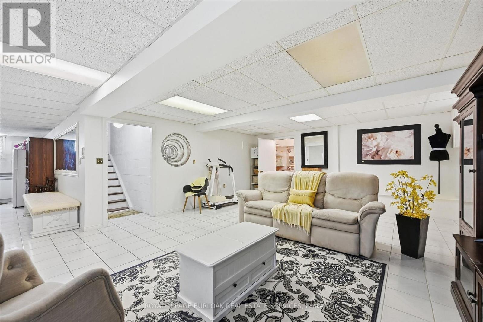 83 Oakridge Drive, Hamilton, ON