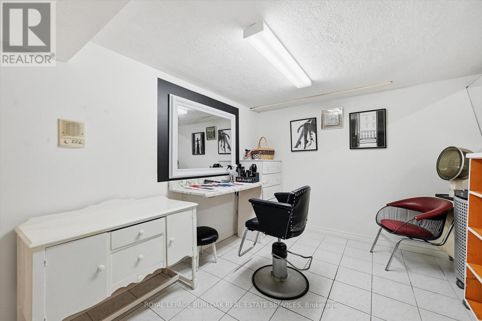 83 Oakridge Drive, Hamilton, ON