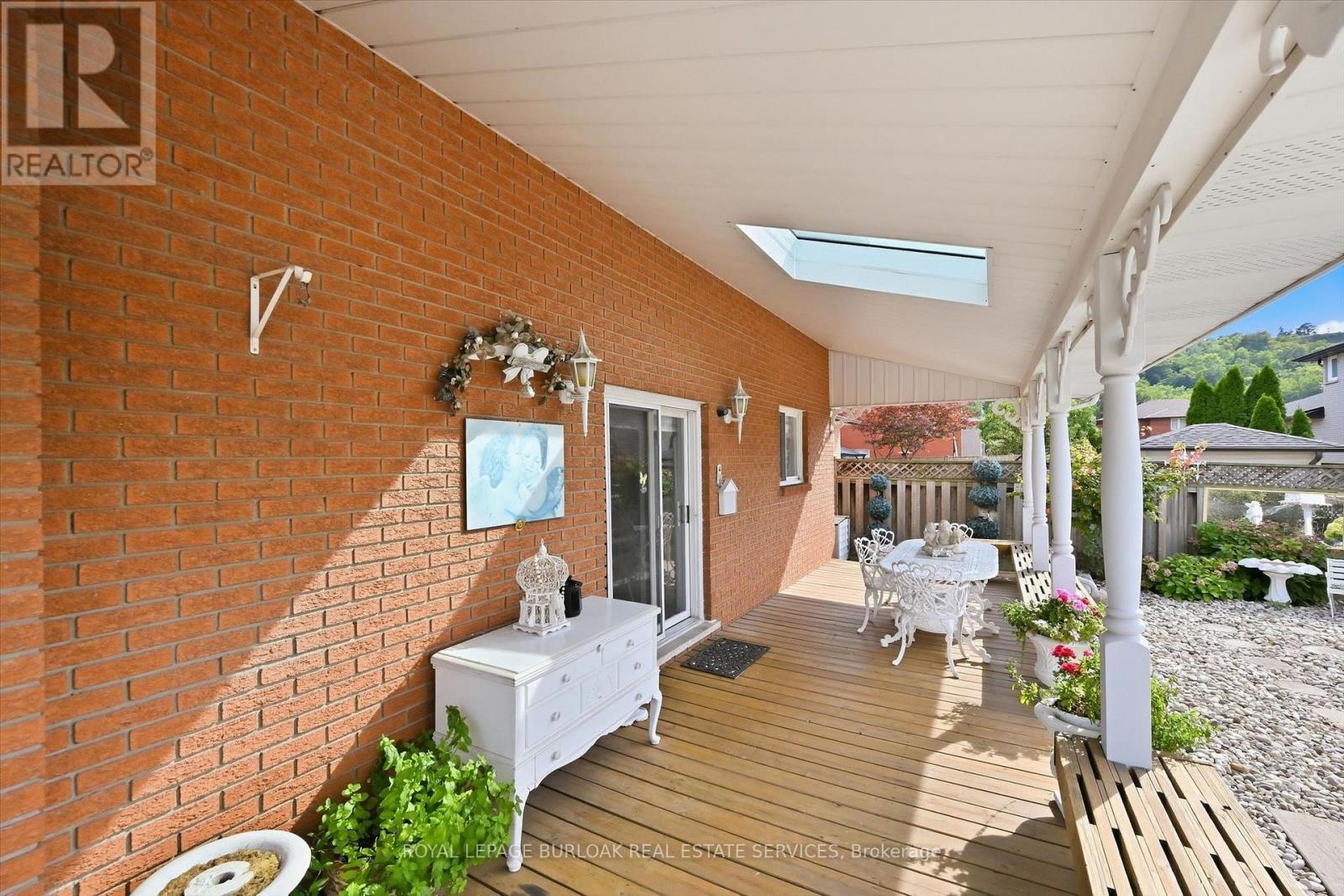 83 Oakridge Drive, Hamilton, ON