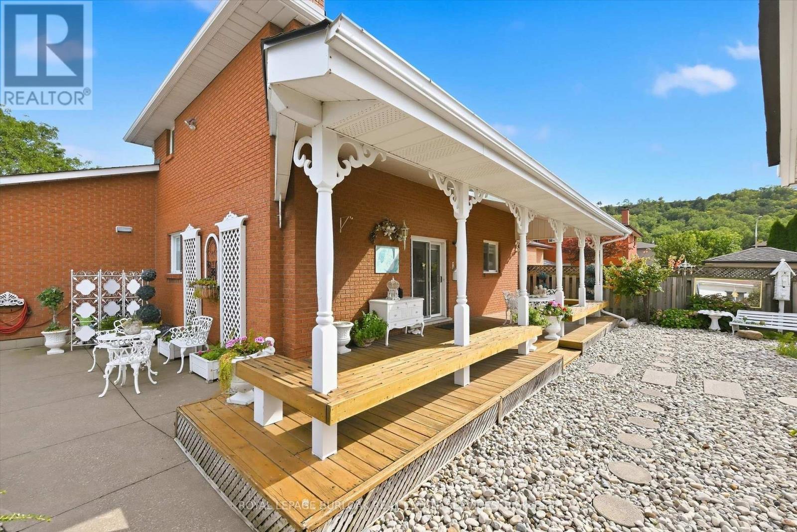 83 Oakridge Drive, Hamilton, ON