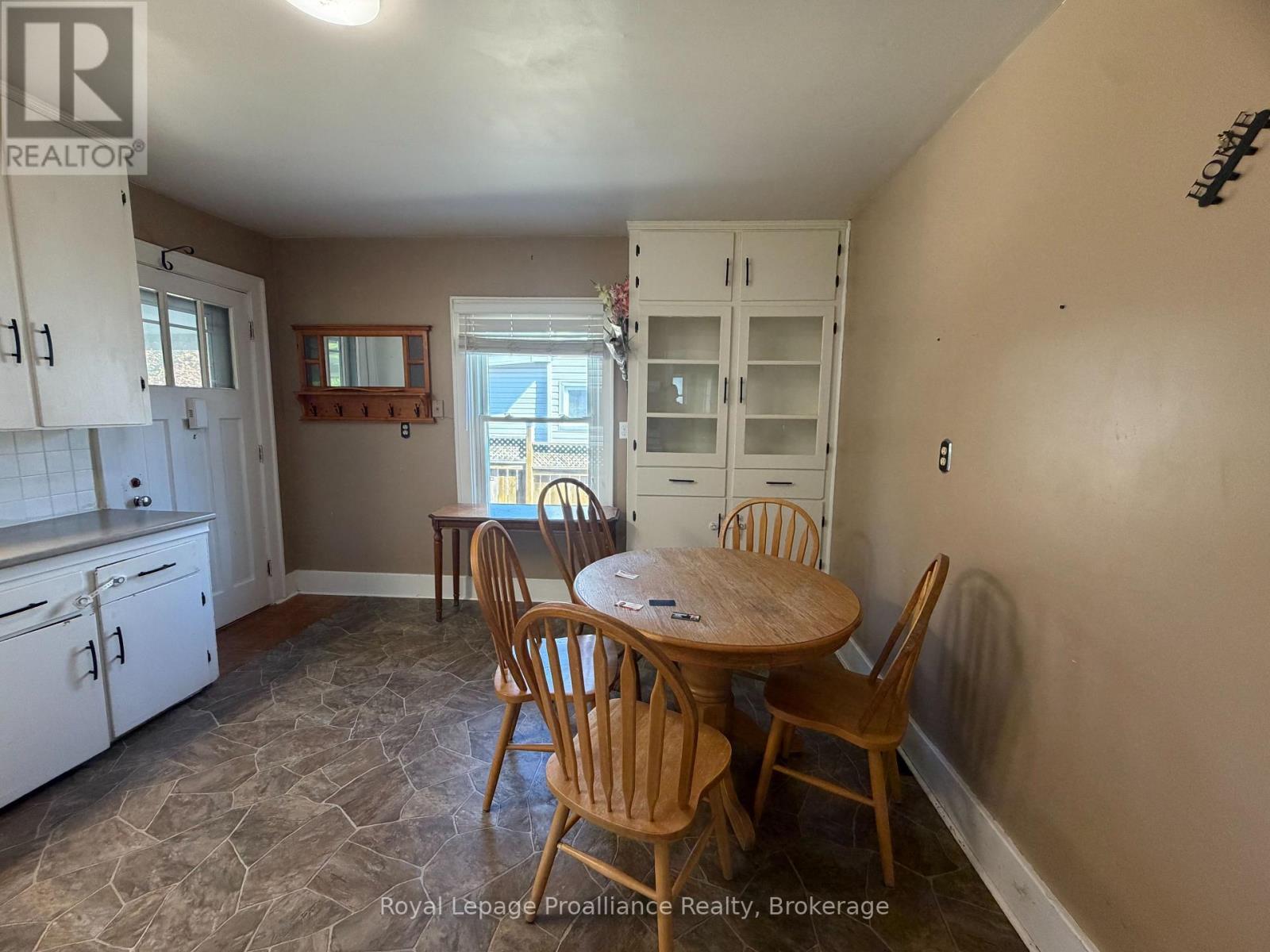 22 Parker Street, Belleville (Belleville Ward), ON