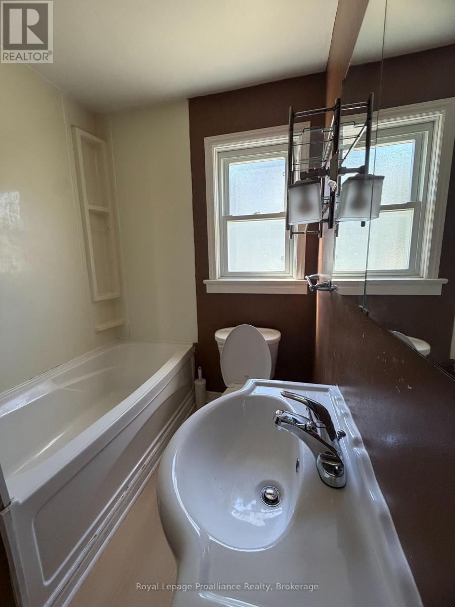 22 Parker Street, Belleville (Belleville Ward), ON