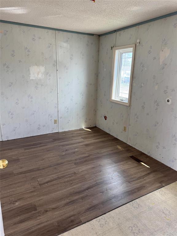 1145 Ospwagon Drive, Thompson, MB