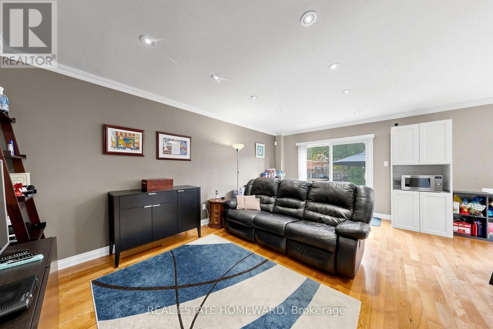 Living Room - 242 Badessa Circle, Vaughan, ON