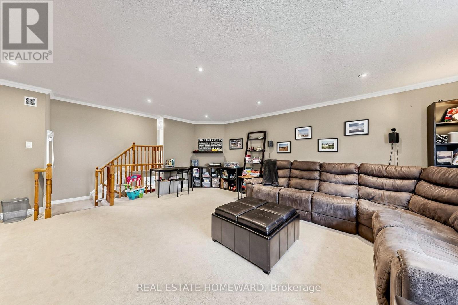 Family Room - 242 Badessa Circle, Vaughan, ON
