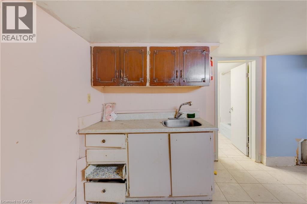 Additional content - 211 Wentworth Street N, Hamilton, ON