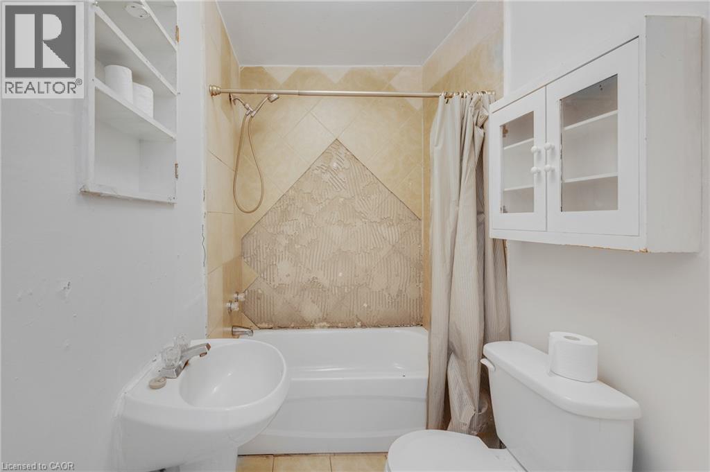 Additional content - 211 Wentworth Street N, Hamilton, ON