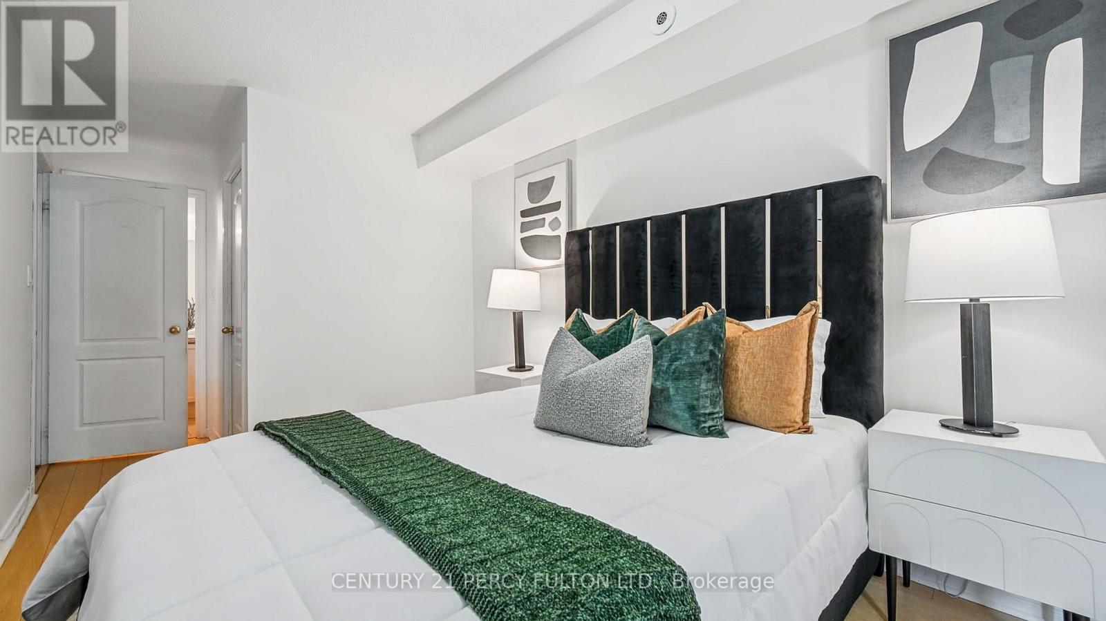 101 - 45 Strangford Lane, Toronto, ON