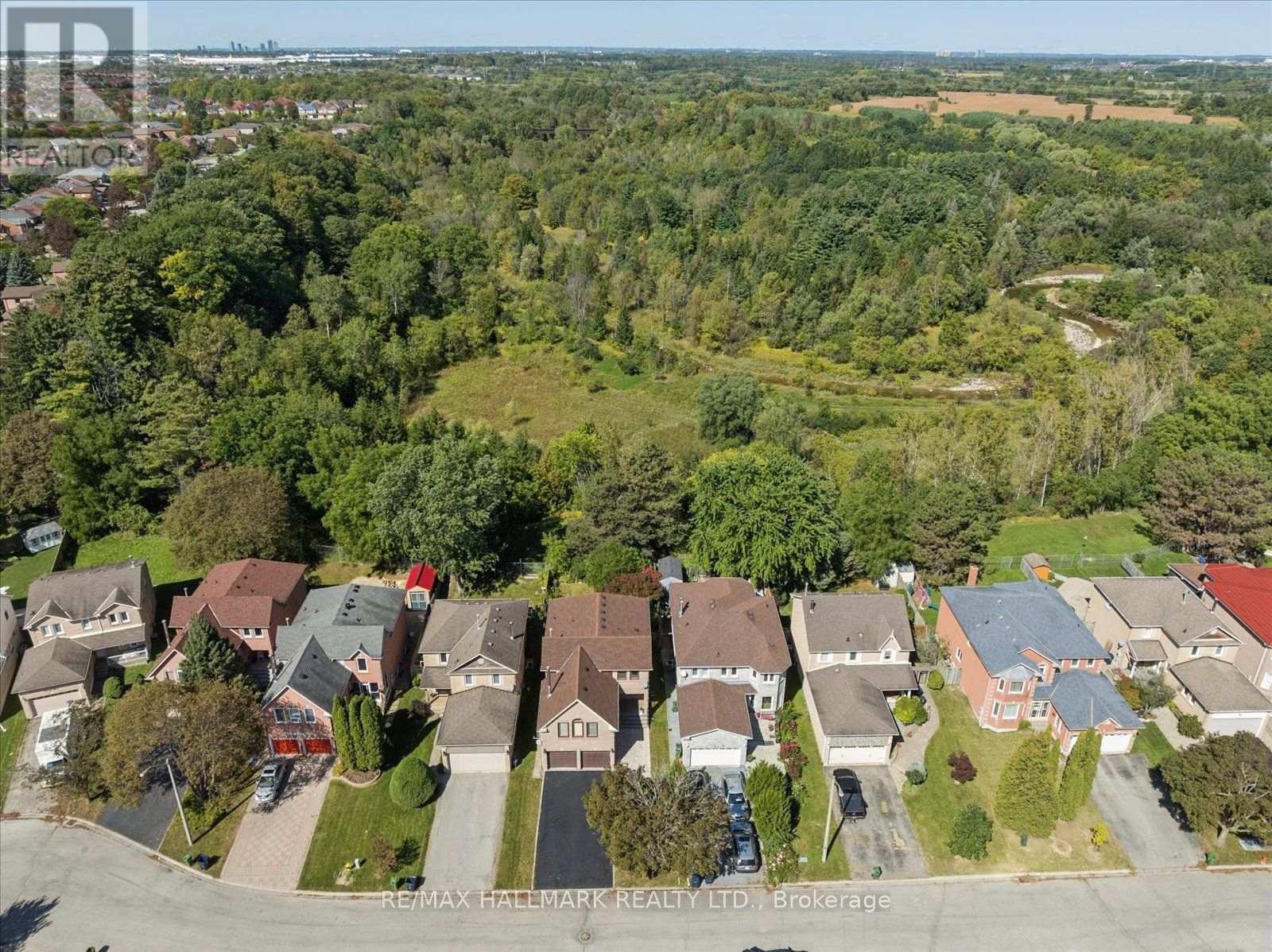 32 Valley Centre Drive, Toronto, ON