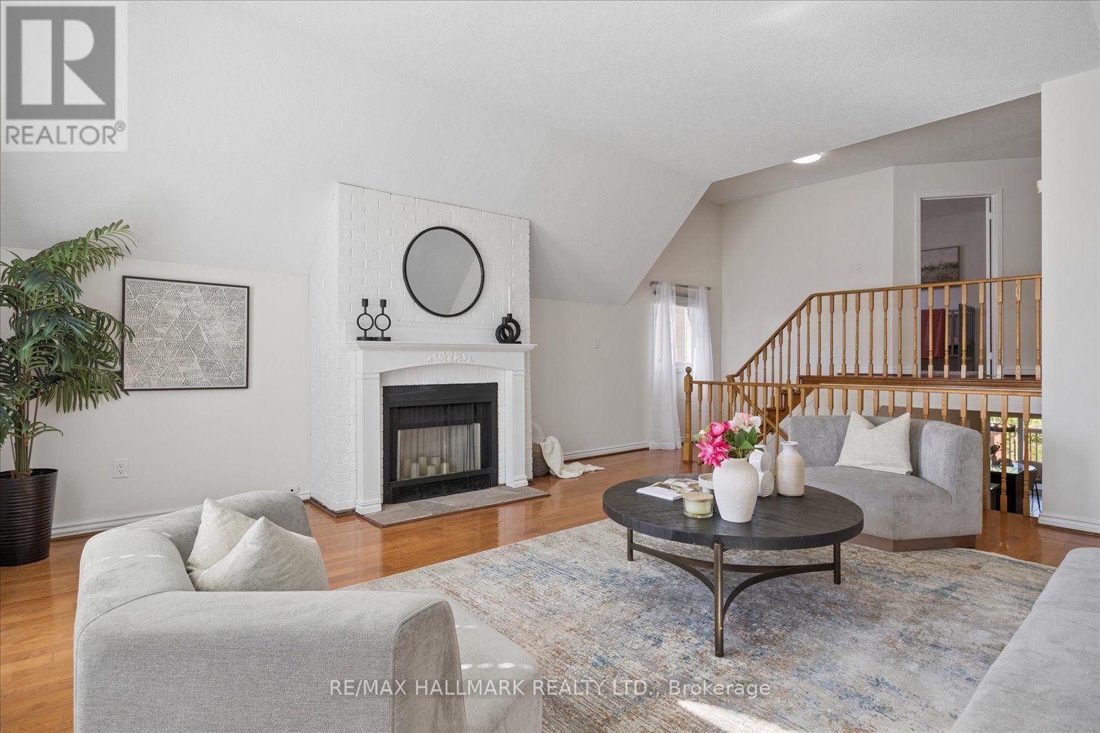 32 Valley Centre Drive, Toronto, ON