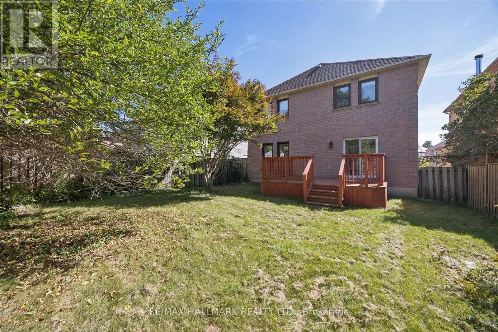 32 Valley Centre Drive, Toronto, ON