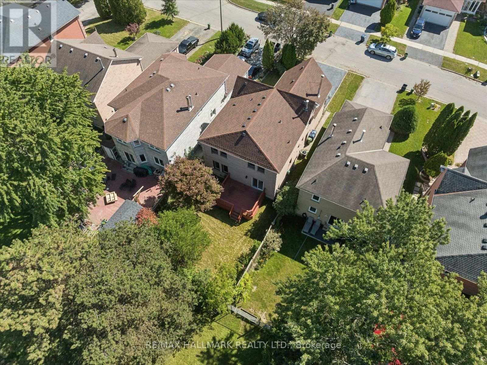 32 Valley Centre Drive, Toronto, ON