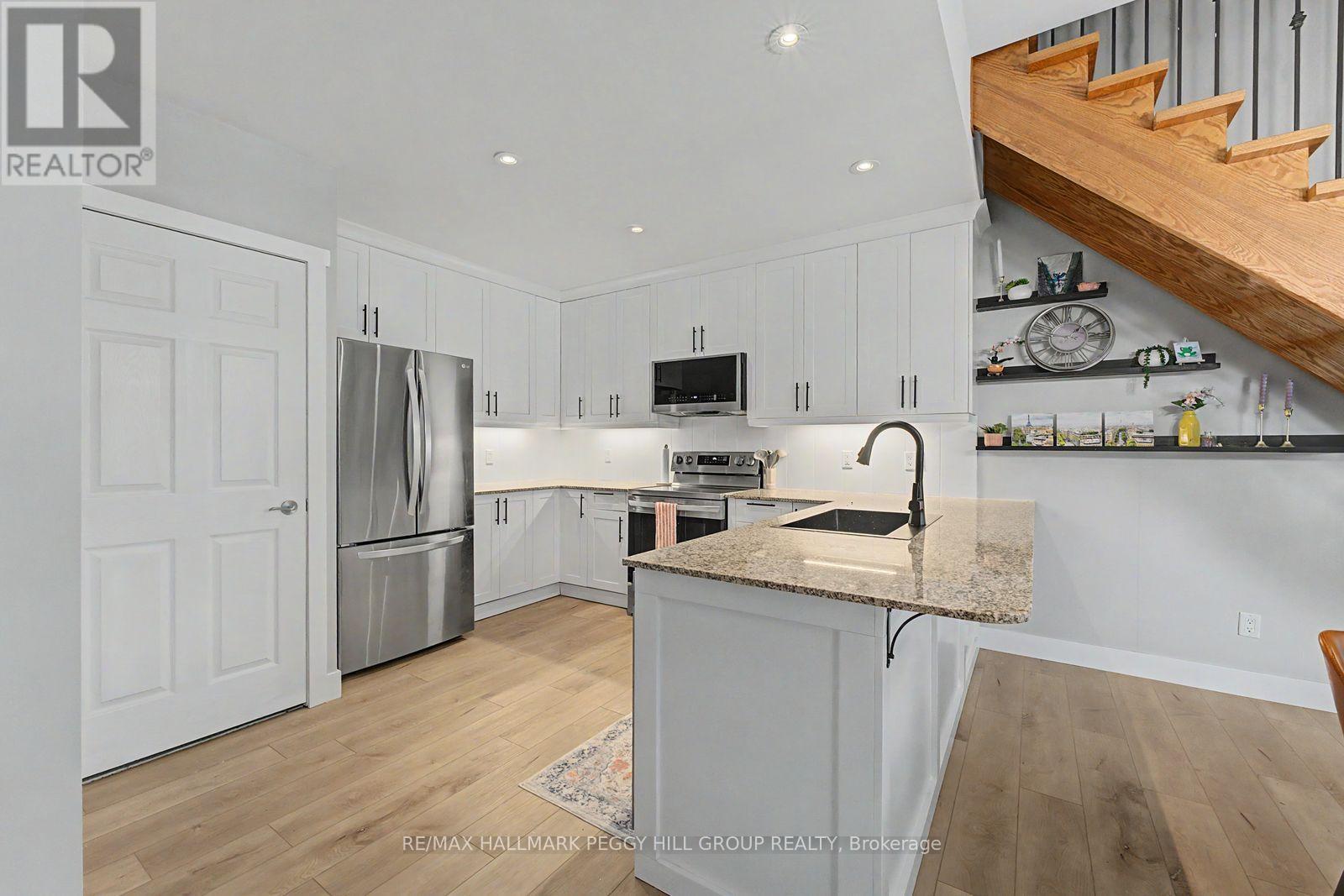 6 Victoria Street, Barrie, ON