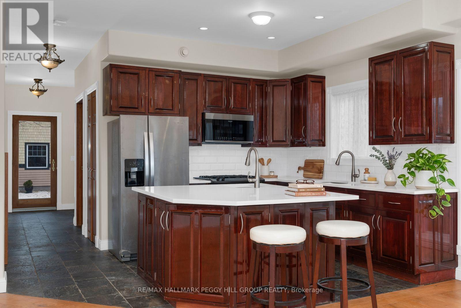 2026 River Road W, Wasaga Beach, ON