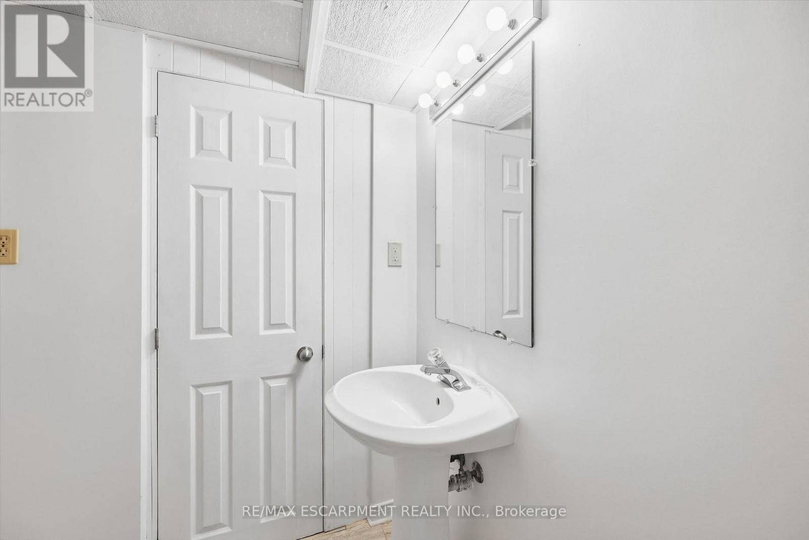 14 - 1548 Newlands Crescent, Burlington, ON