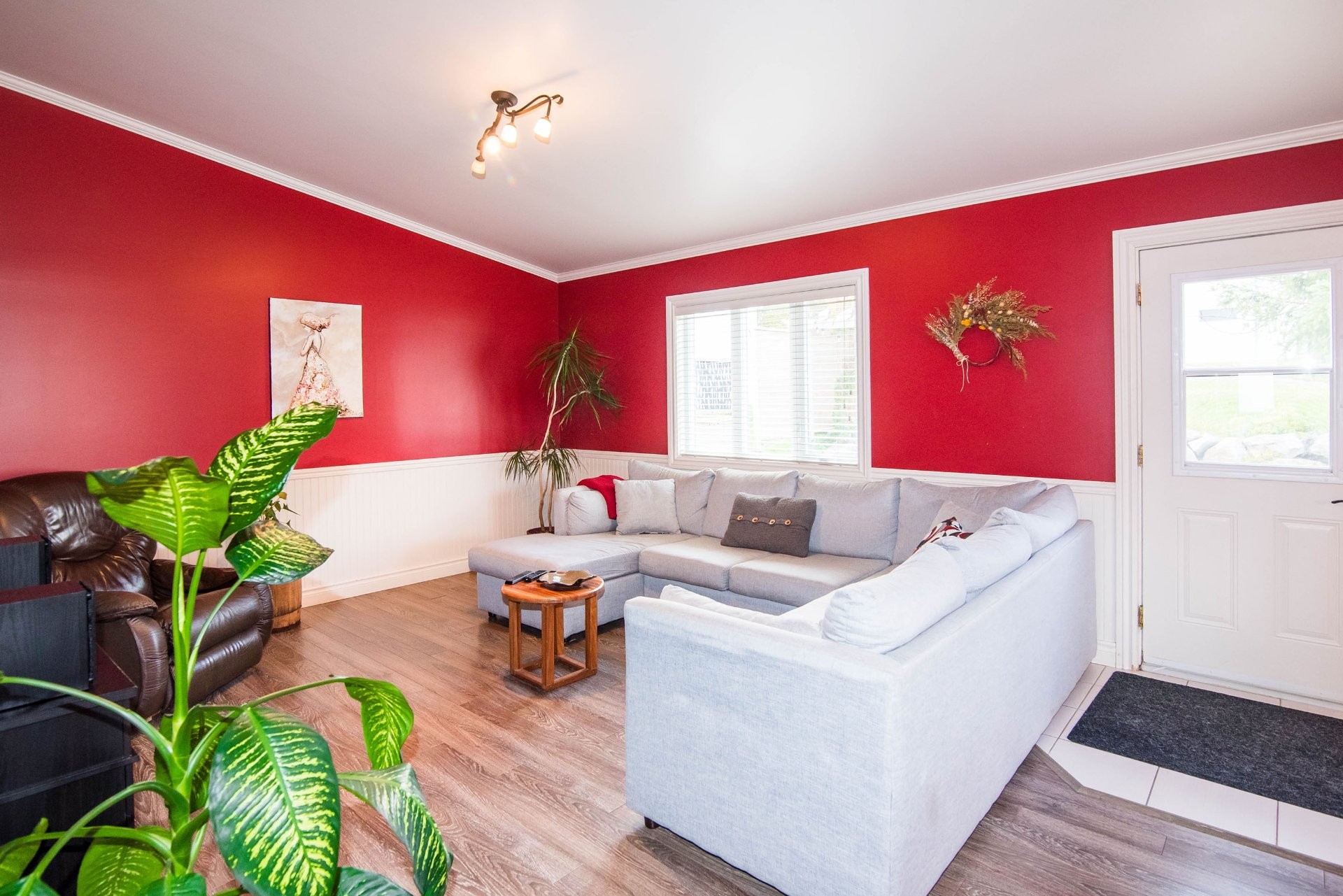 Living Room - 14 Route 132 E., Saint-Denis-De La Bouteillerie, QC