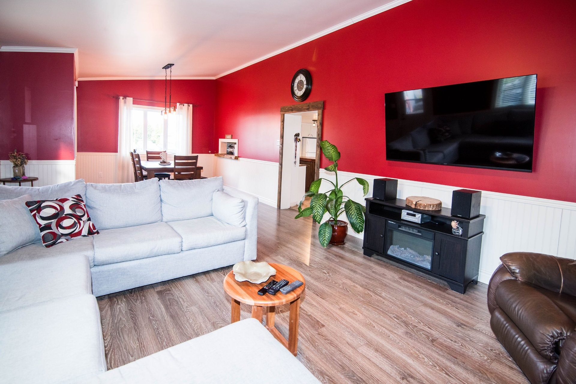 Living Room - 14 Route 132 E., Saint-Denis-De La Bouteillerie, QC