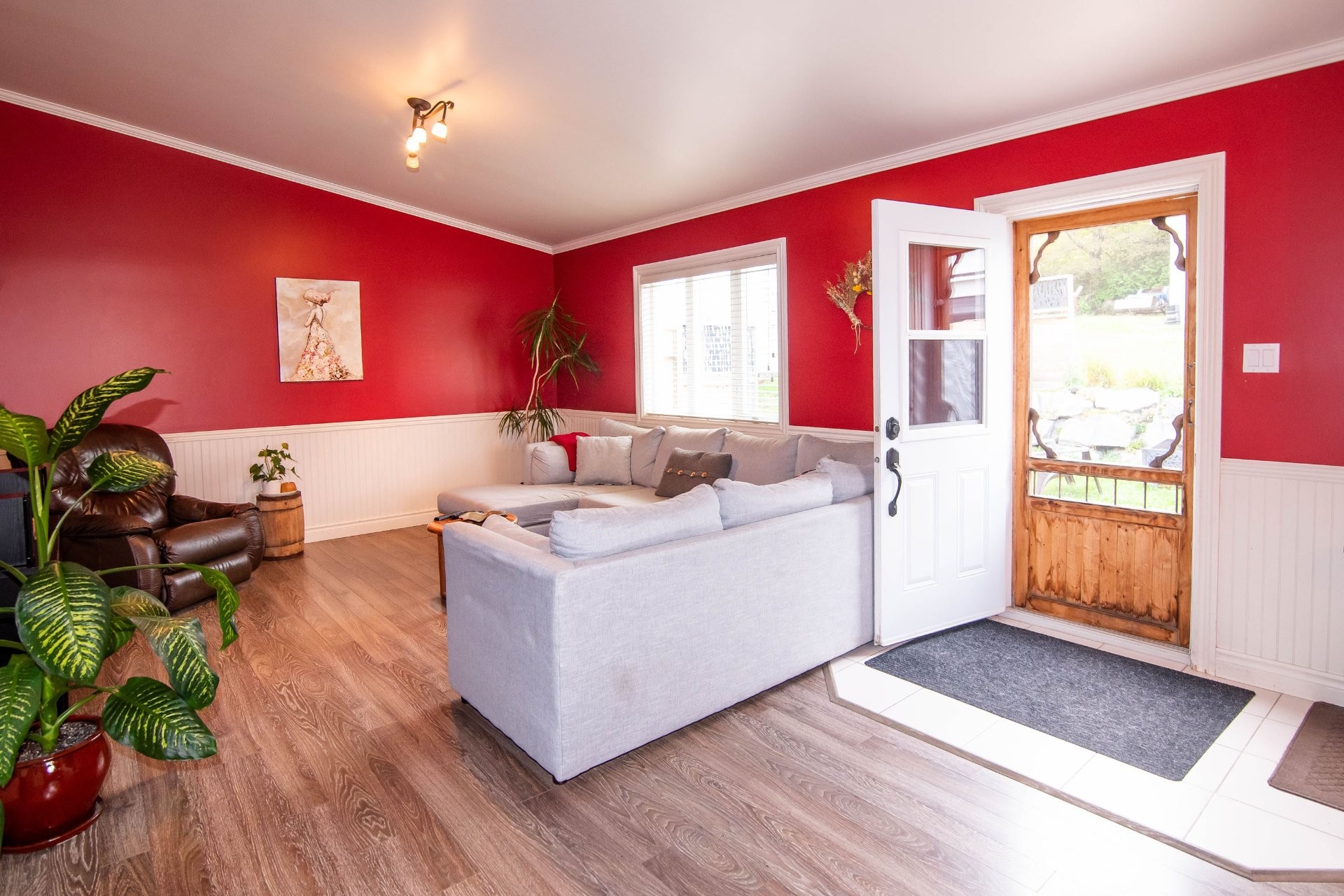 Living Room - 14 Route 132 E., Saint-Denis-De La Bouteillerie, QC