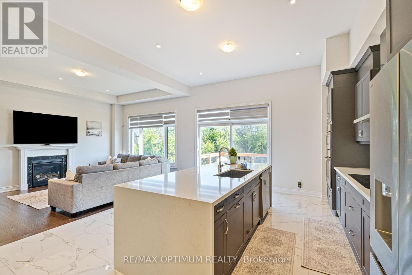 88 Pheasant Ridge Drive, Whitby, ON