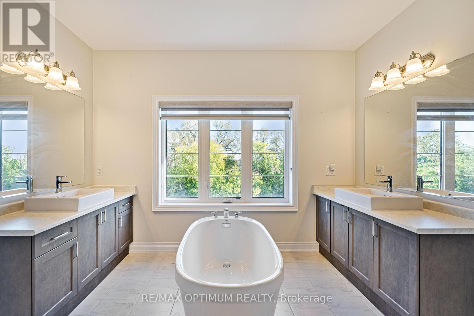 88 Pheasant Ridge Drive, Whitby, ON