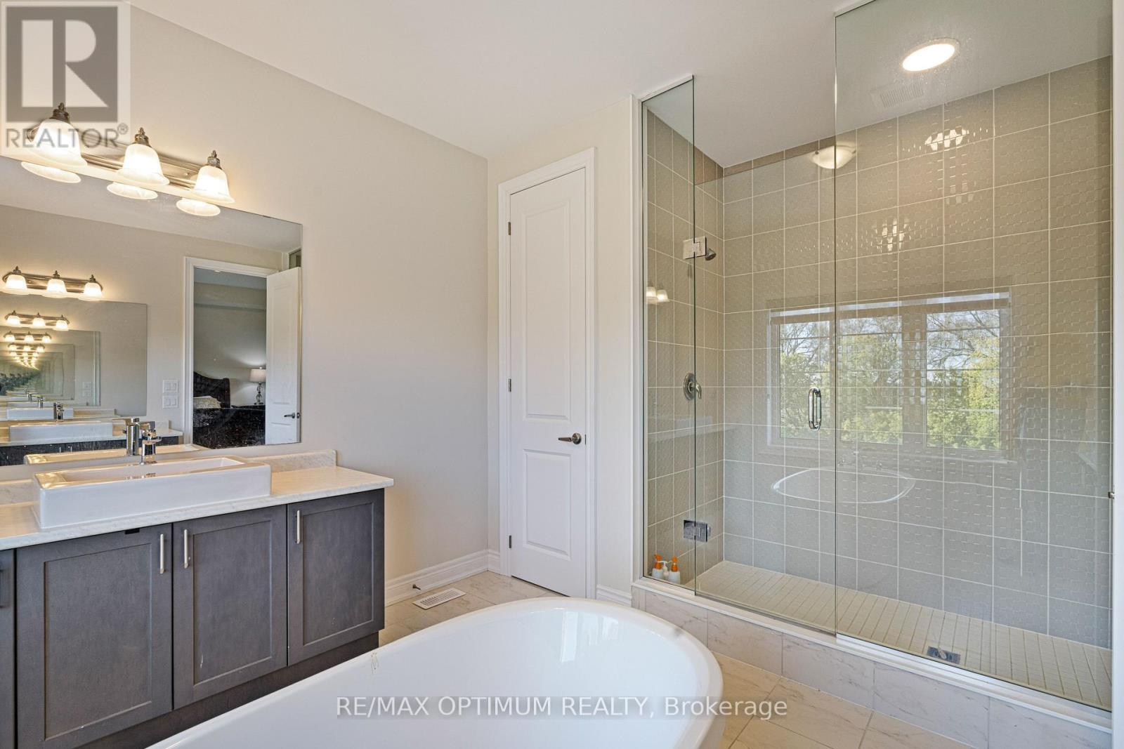 88 Pheasant Ridge Drive, Whitby, ON